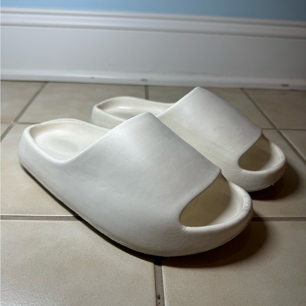 Yslides size 7.5 (used like new)